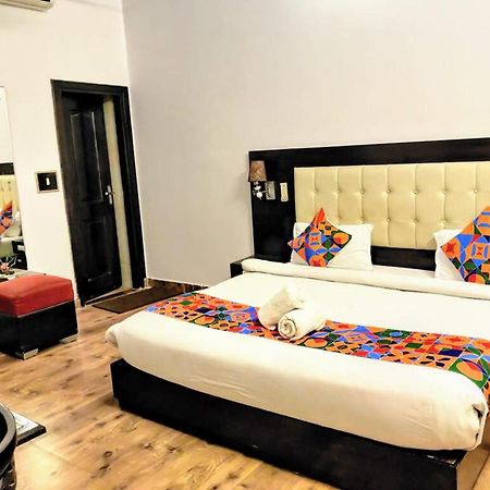לקנאו Heritage Hotel מראה חיצוני תמונה