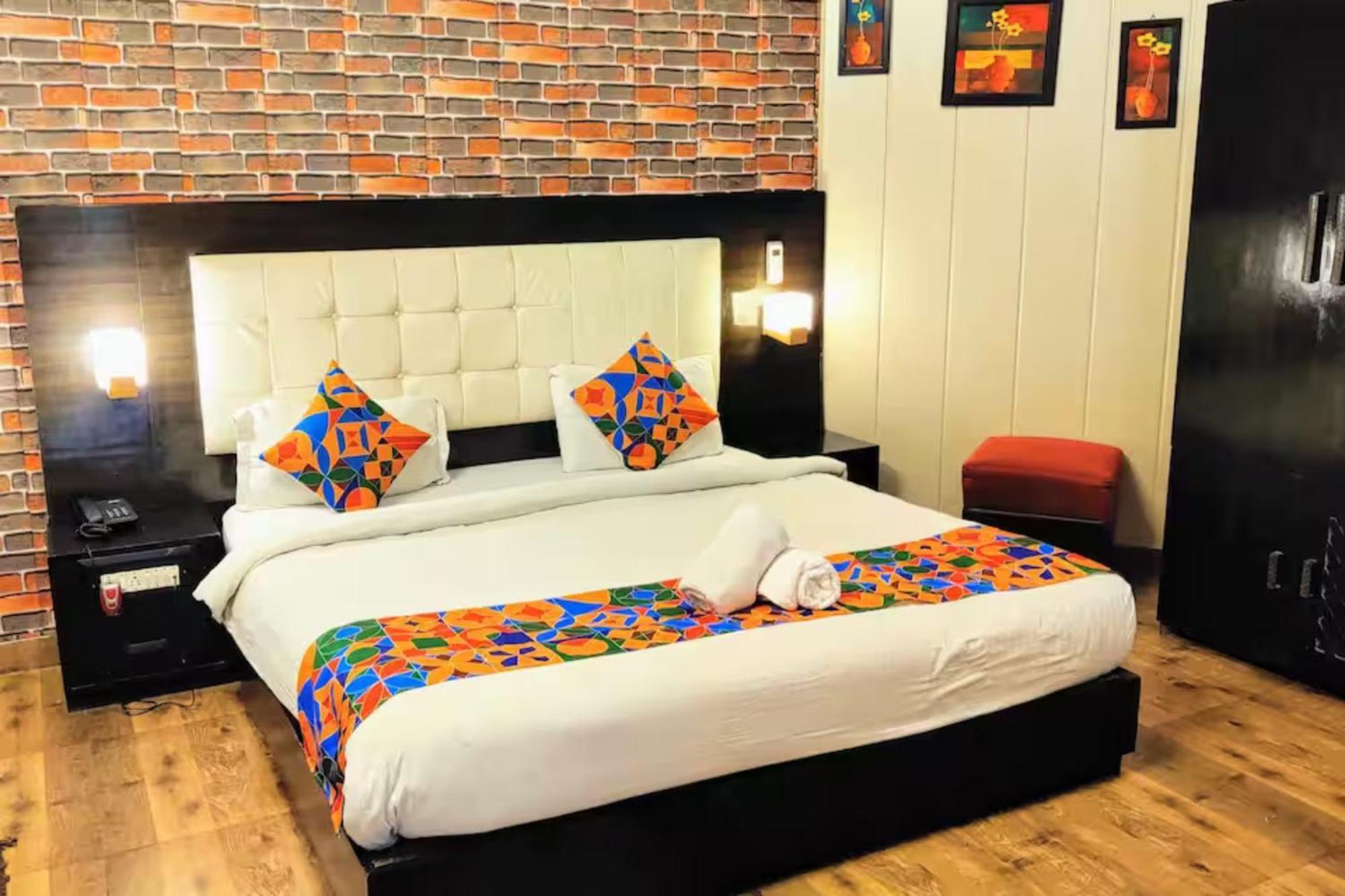לקנאו Heritage Hotel מראה חיצוני תמונה