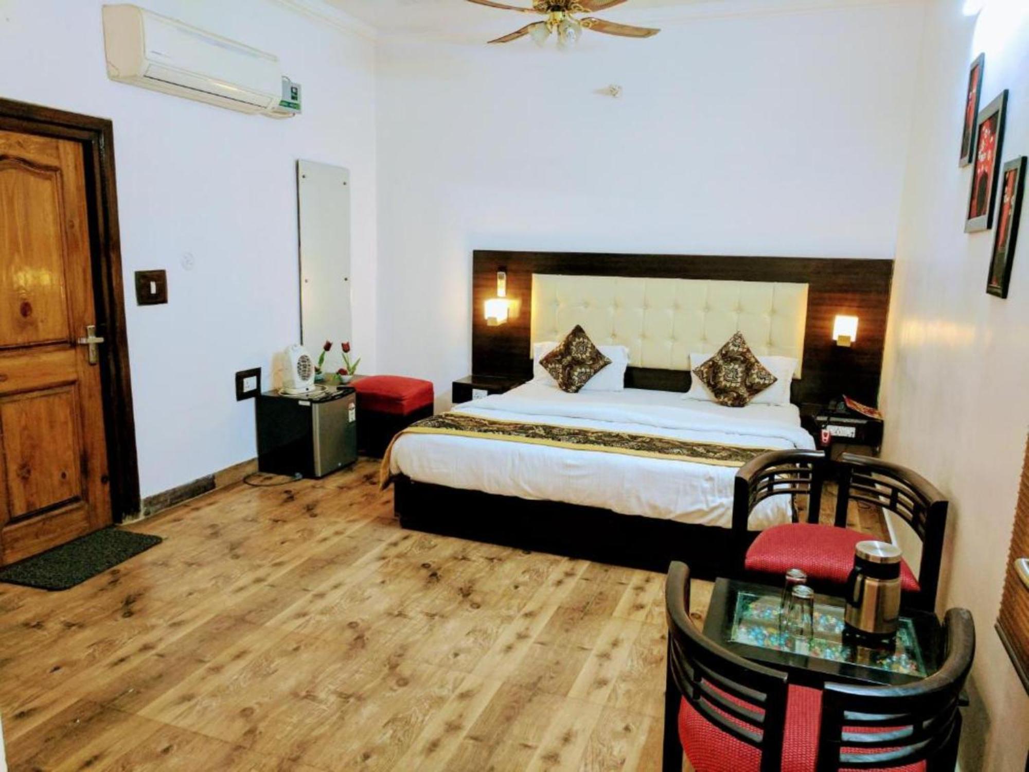 לקנאו Heritage Hotel מראה חיצוני תמונה