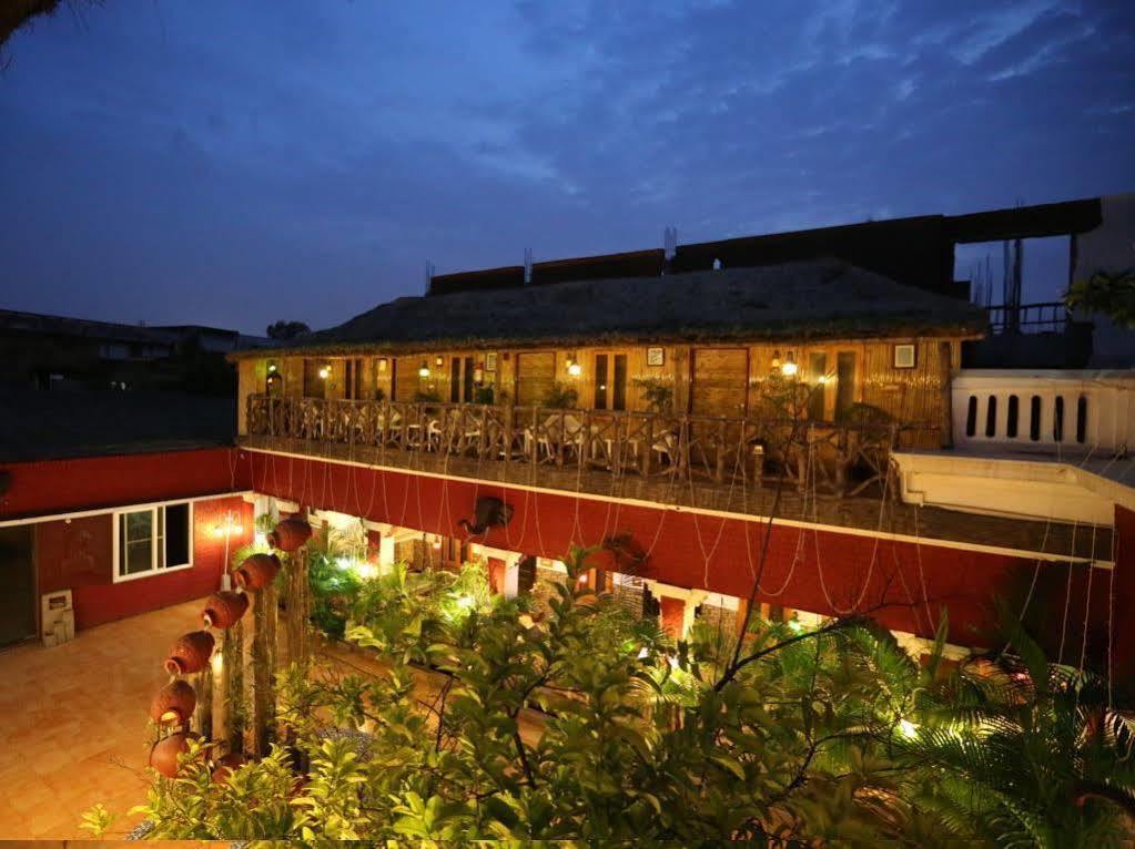 לקנאו Heritage Hotel מראה חיצוני תמונה